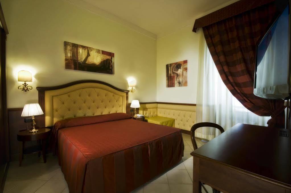 Residenza Praetoria Hotel โรม ภายนอก รูปภาพ