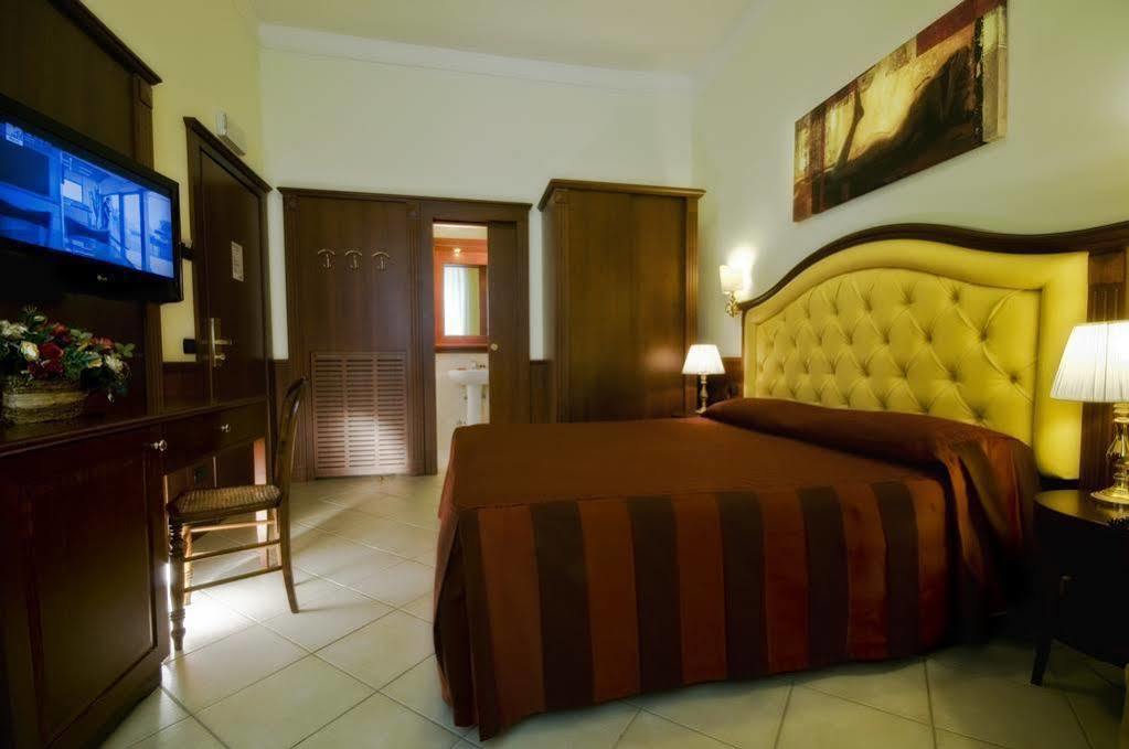 Residenza Praetoria Hotel โรม ภายนอก รูปภาพ