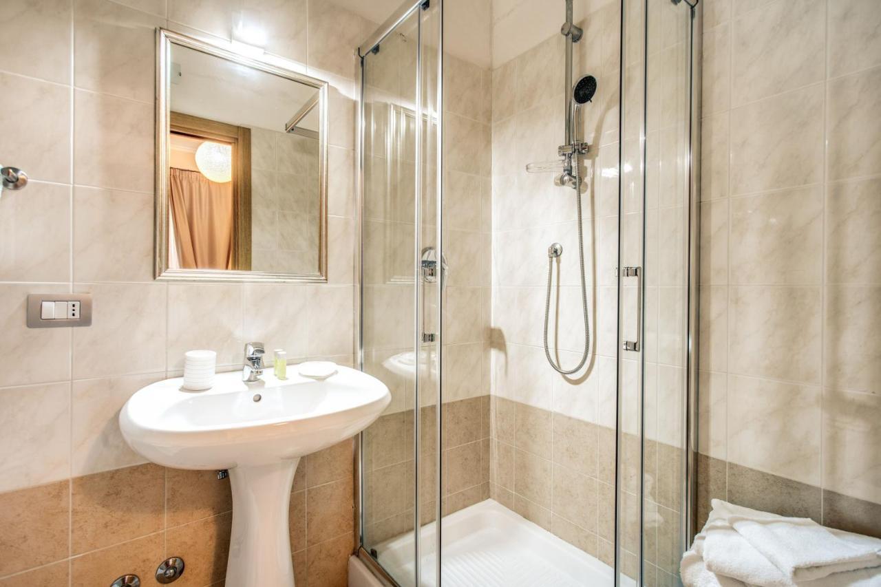 Residenza Praetoria Hotel โรม ภายนอก รูปภาพ
